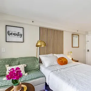  Aparthotel Bright & Cozy Unit With Balcony!