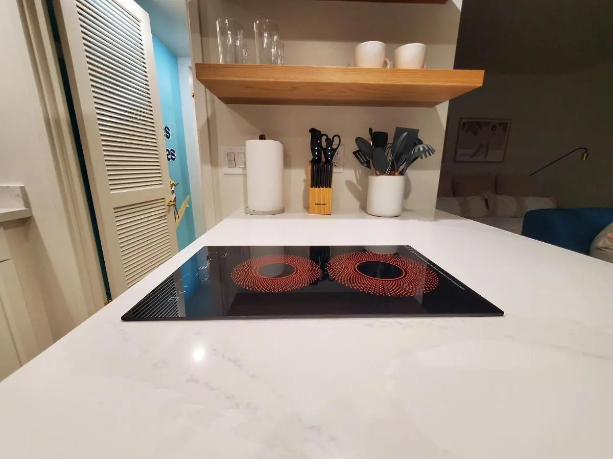 Aparthotel S&N Lux Suite-Free Parking-King Bed-Kitchen-Wifi Honolulu United States